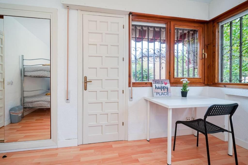 Apart-hotel P Casacafe Calle Carlos Dubois 3 Madri